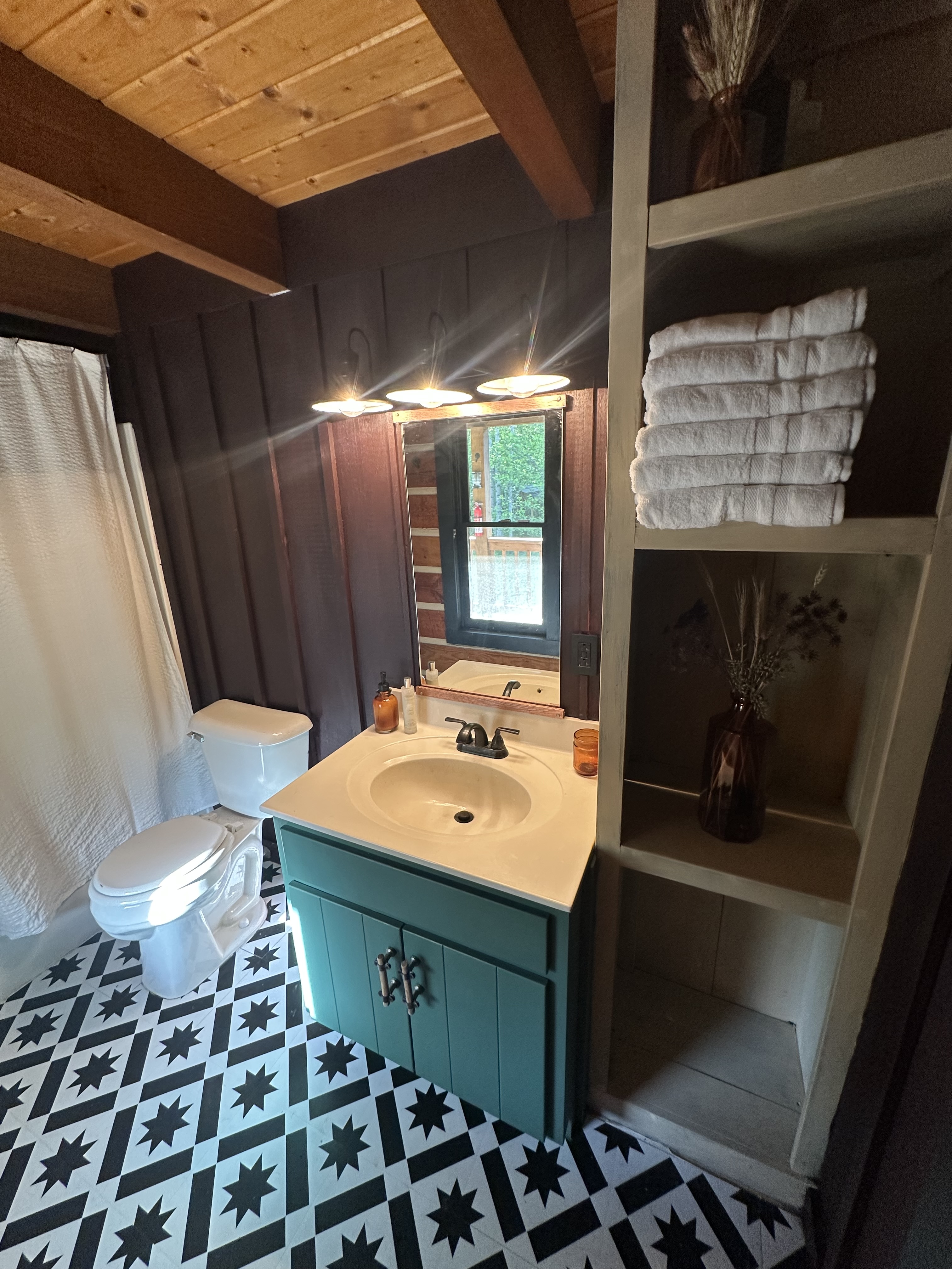 The Wildlands Cabin The Bathroom image 2